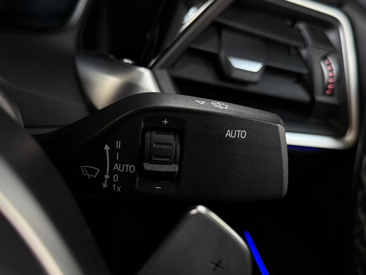 BMW 3 Series thumbnail Misc Controls