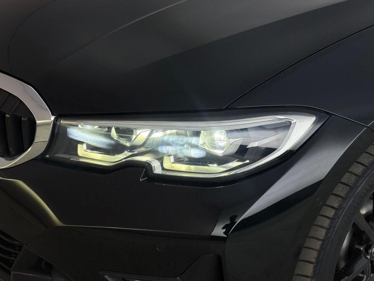BMW 3 Series thumbnail Lights Front