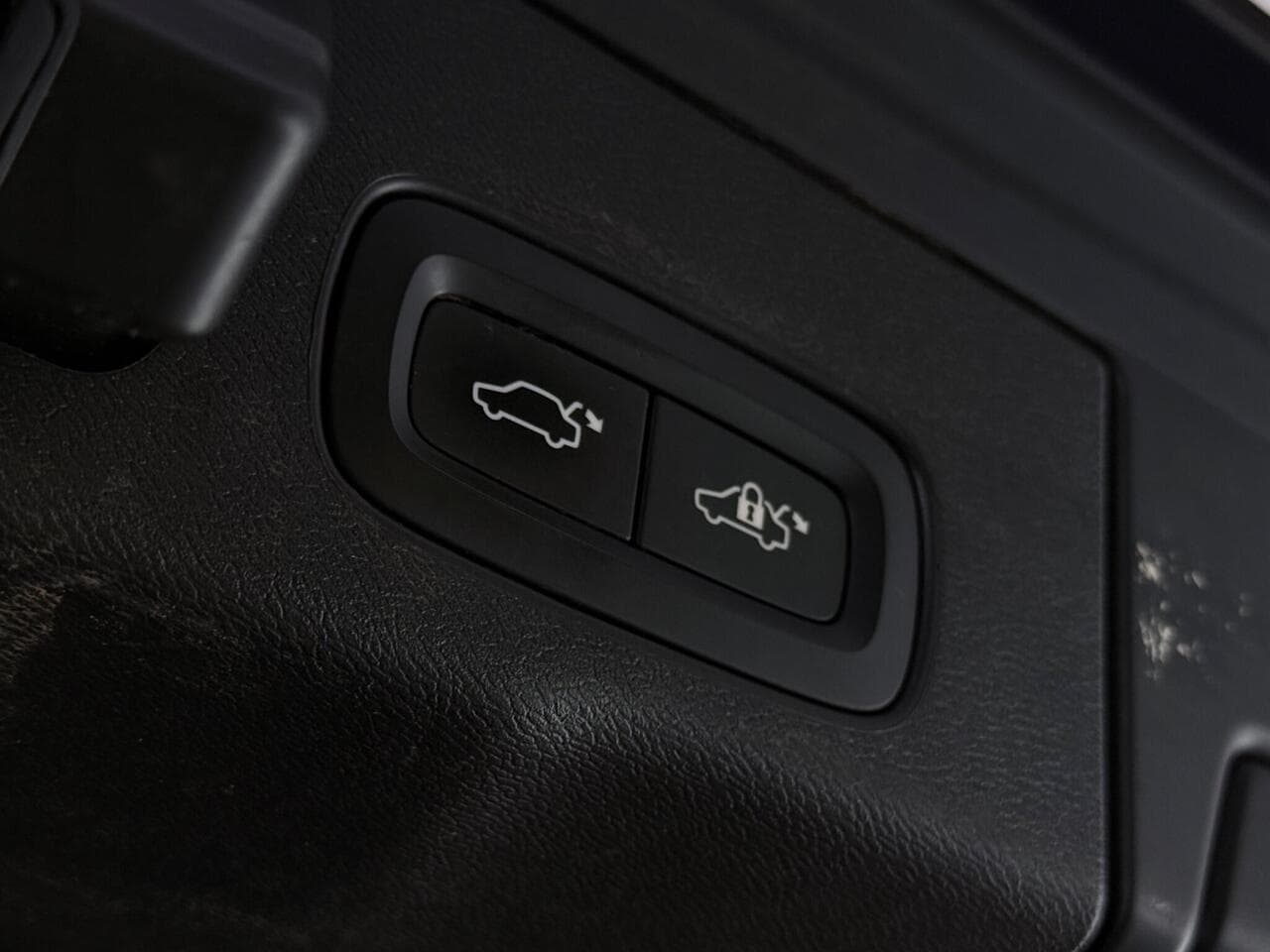 Volvo XC60 thumbnail Misc Controls