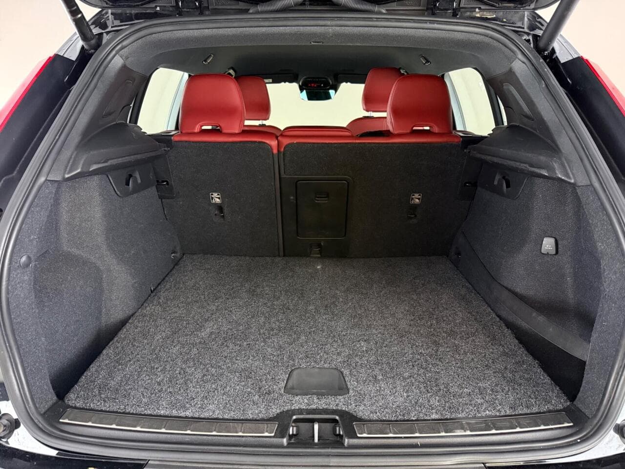 Volvo XC40 thumbnail Boot