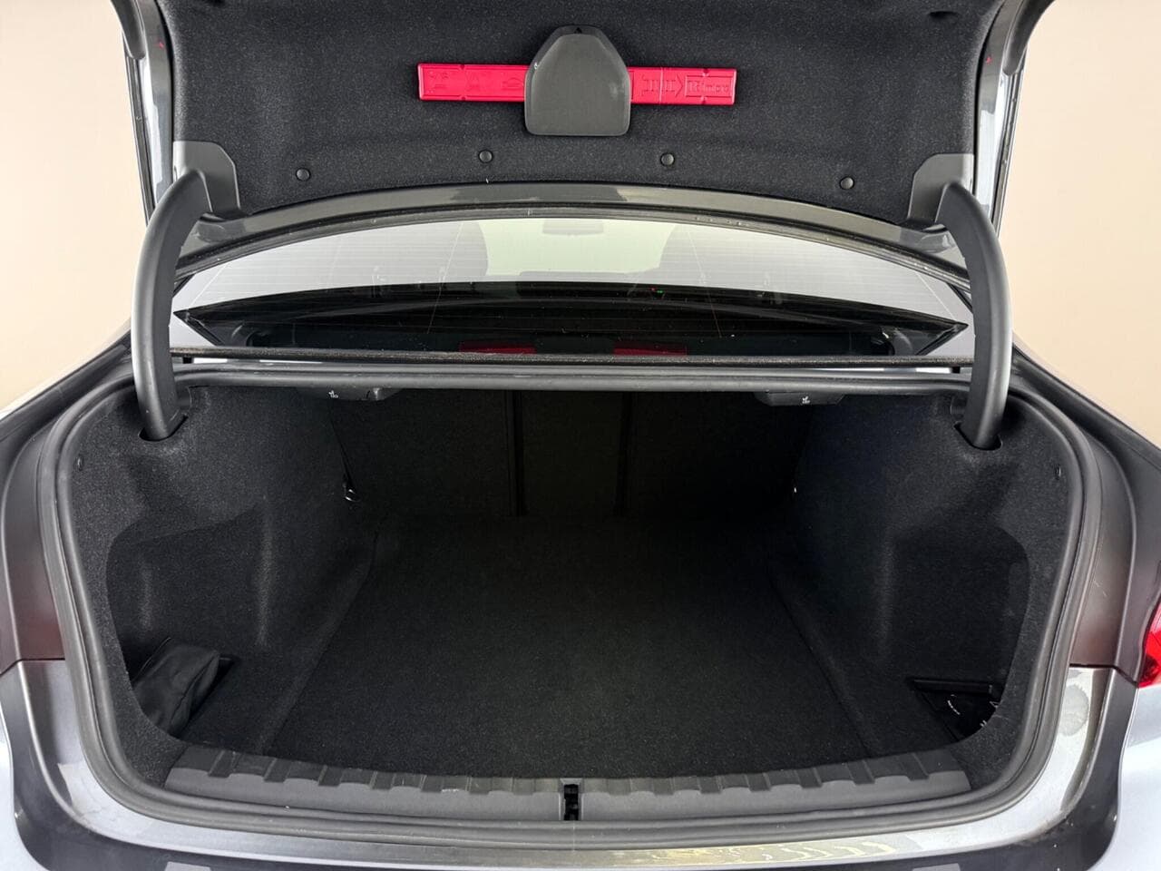 BMW 3 Series thumbnail Boot
