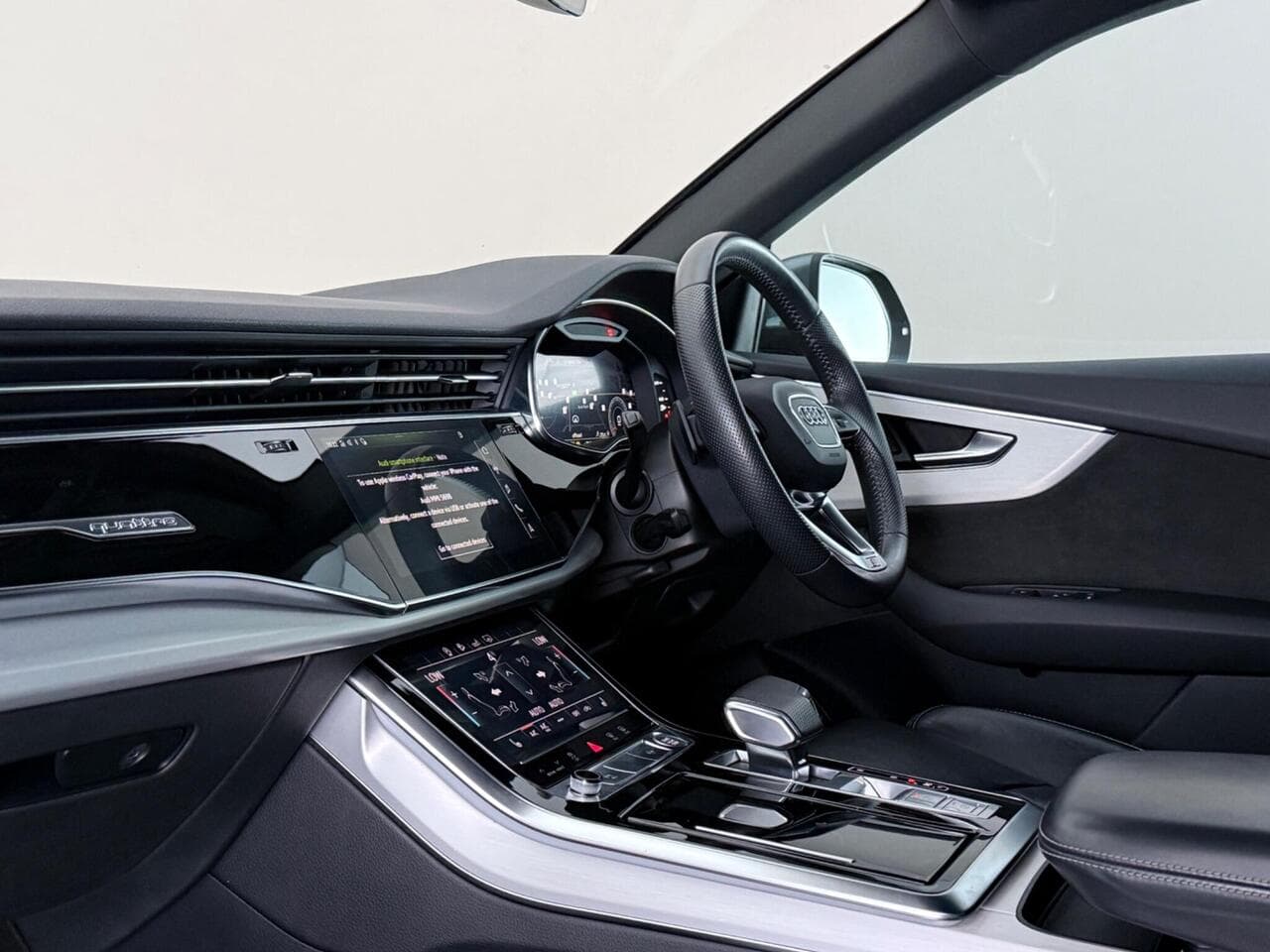 Audi Q8 thumbnail Interior Front