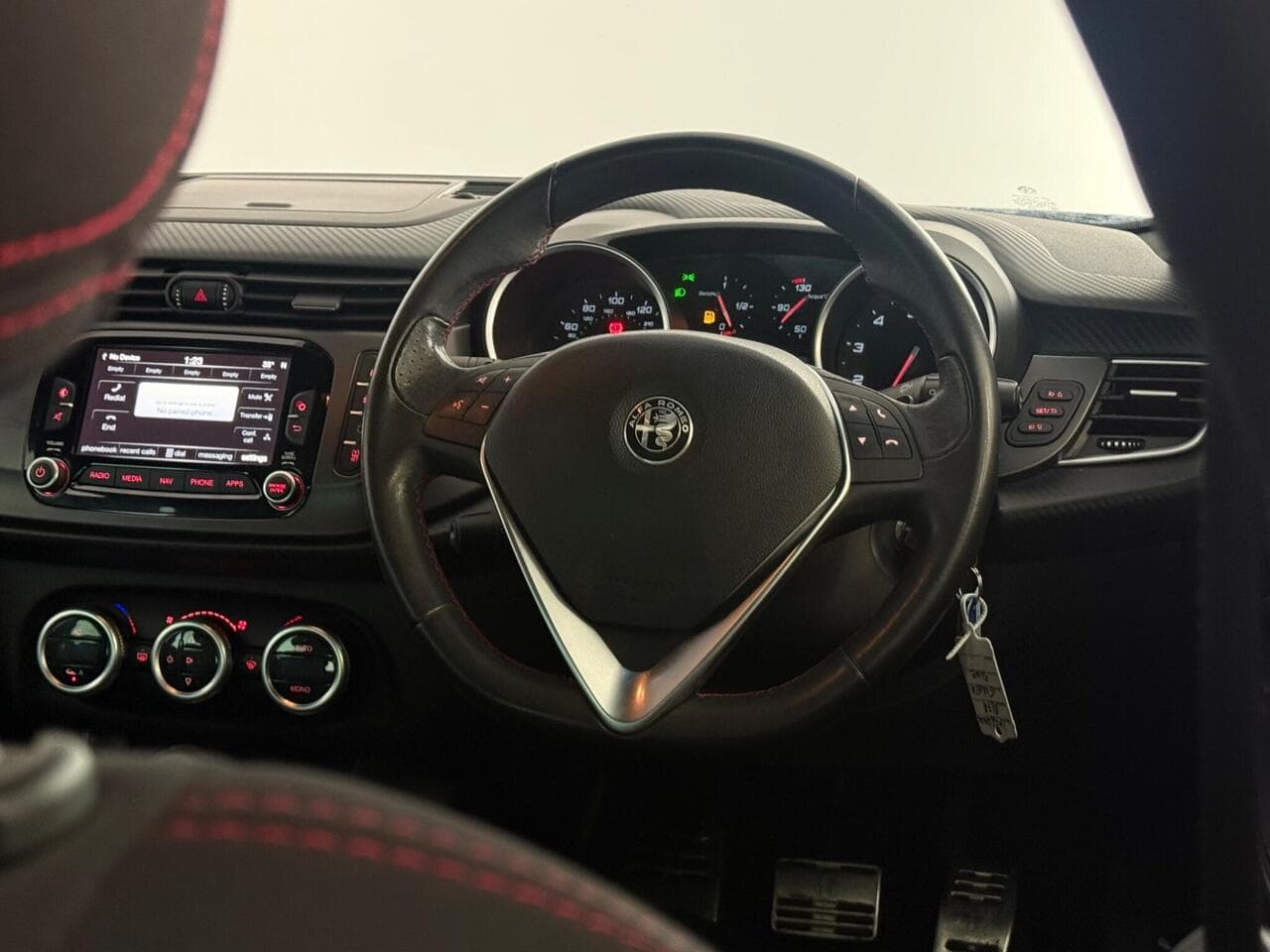 Alfa Romeo Giulietta thumbnail Steering Wheel