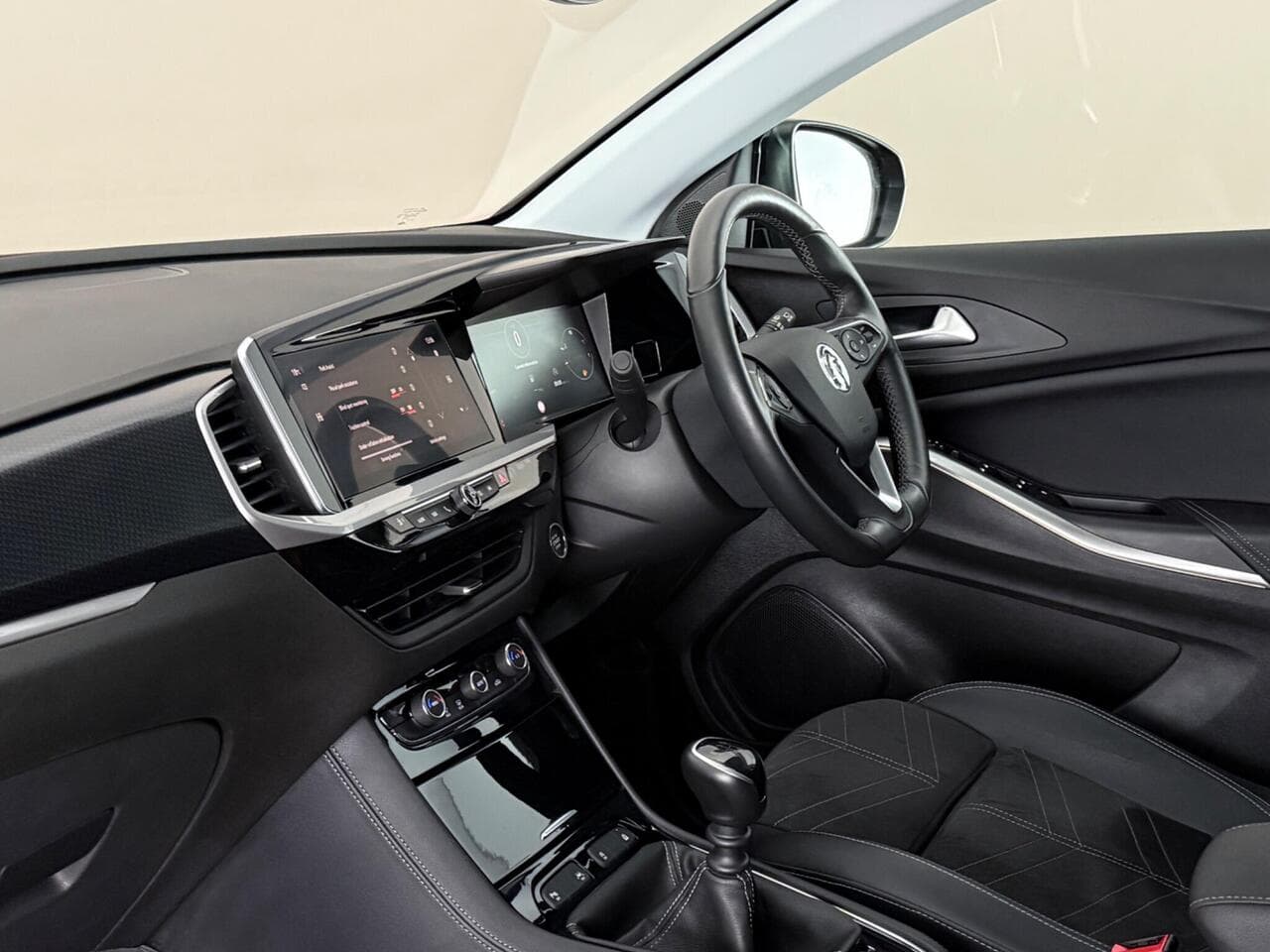 Vauxhall Grandland thumbnail Interior Front