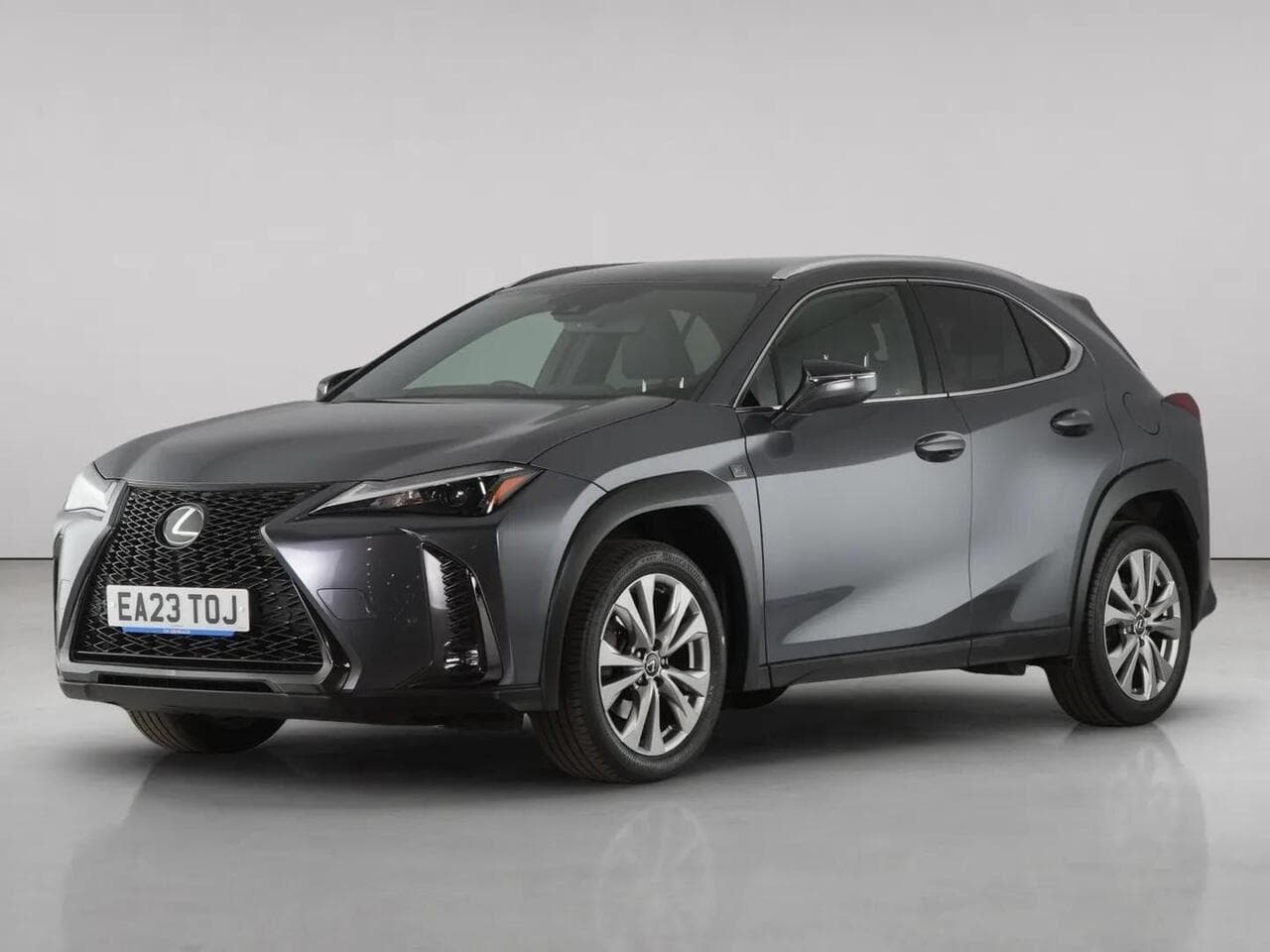 Lexus UX thumbnail Front Left