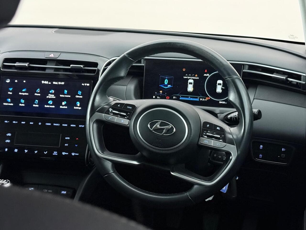 Hyundai TUCSON thumbnail Steering Wheel