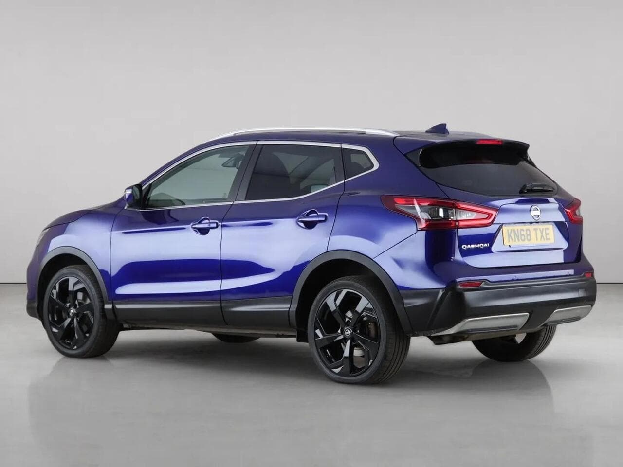 Nissan Qashqai thumbnail Side Left