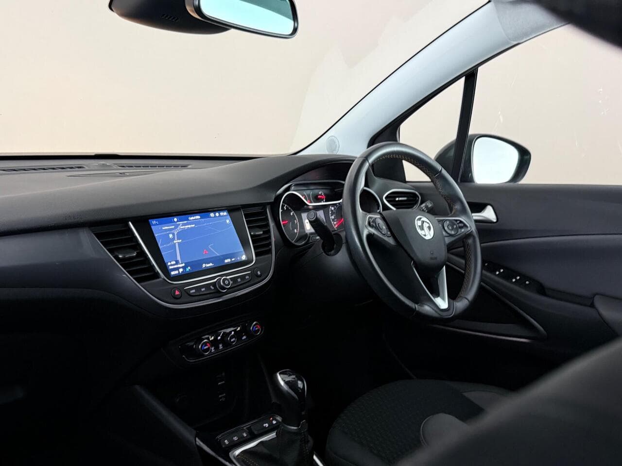 Vauxhall Crossland X thumbnail Interior Front