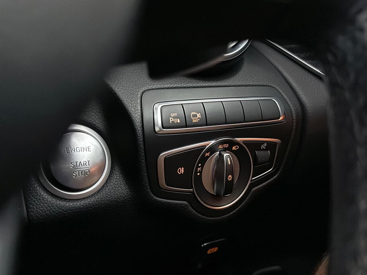 Mercedes-Benz GLC thumbnail Misc Controls