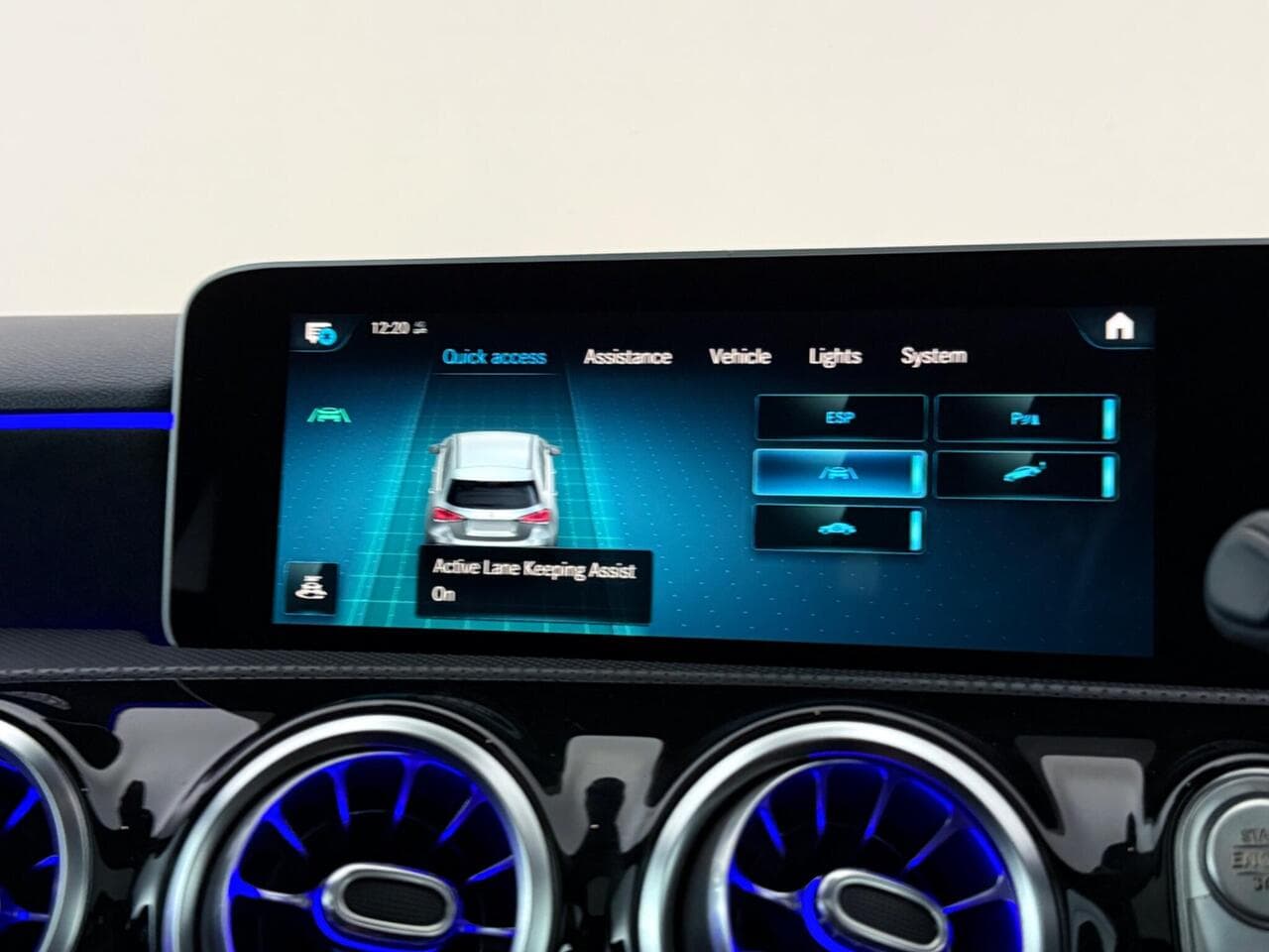 Mercedes-Benz A Class thumbnail Infotainment System