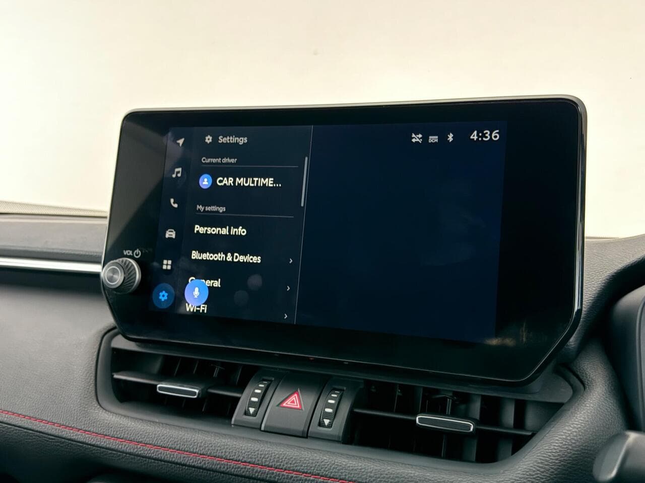 Toyota RAV4 thumbnail Infotainment System