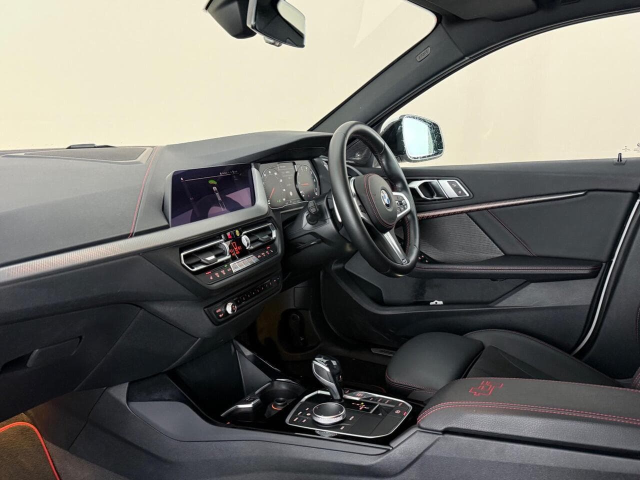 BMW 1 Series thumbnail Interior Front