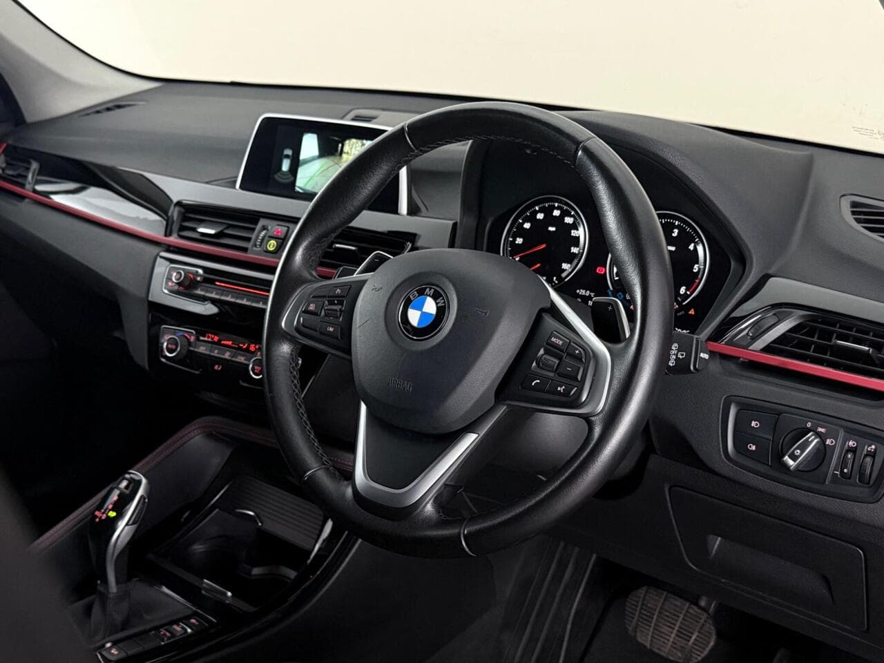 BMW X1 thumbnail Steering Wheel