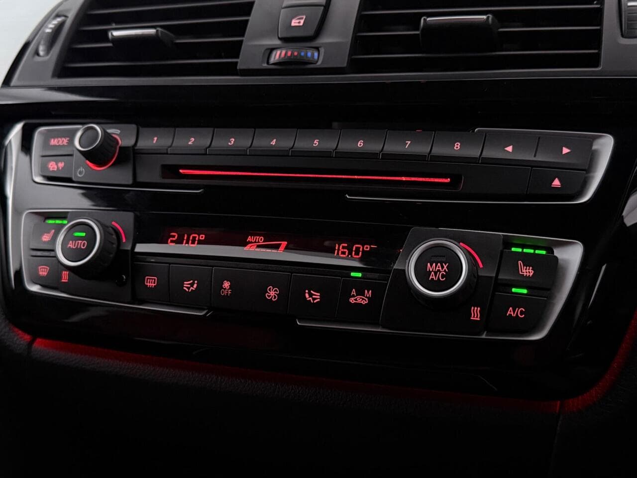 BMW 3 Series thumbnail Infotainment System