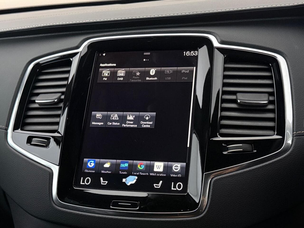 Volvo XC90 thumbnail Infotainment System
