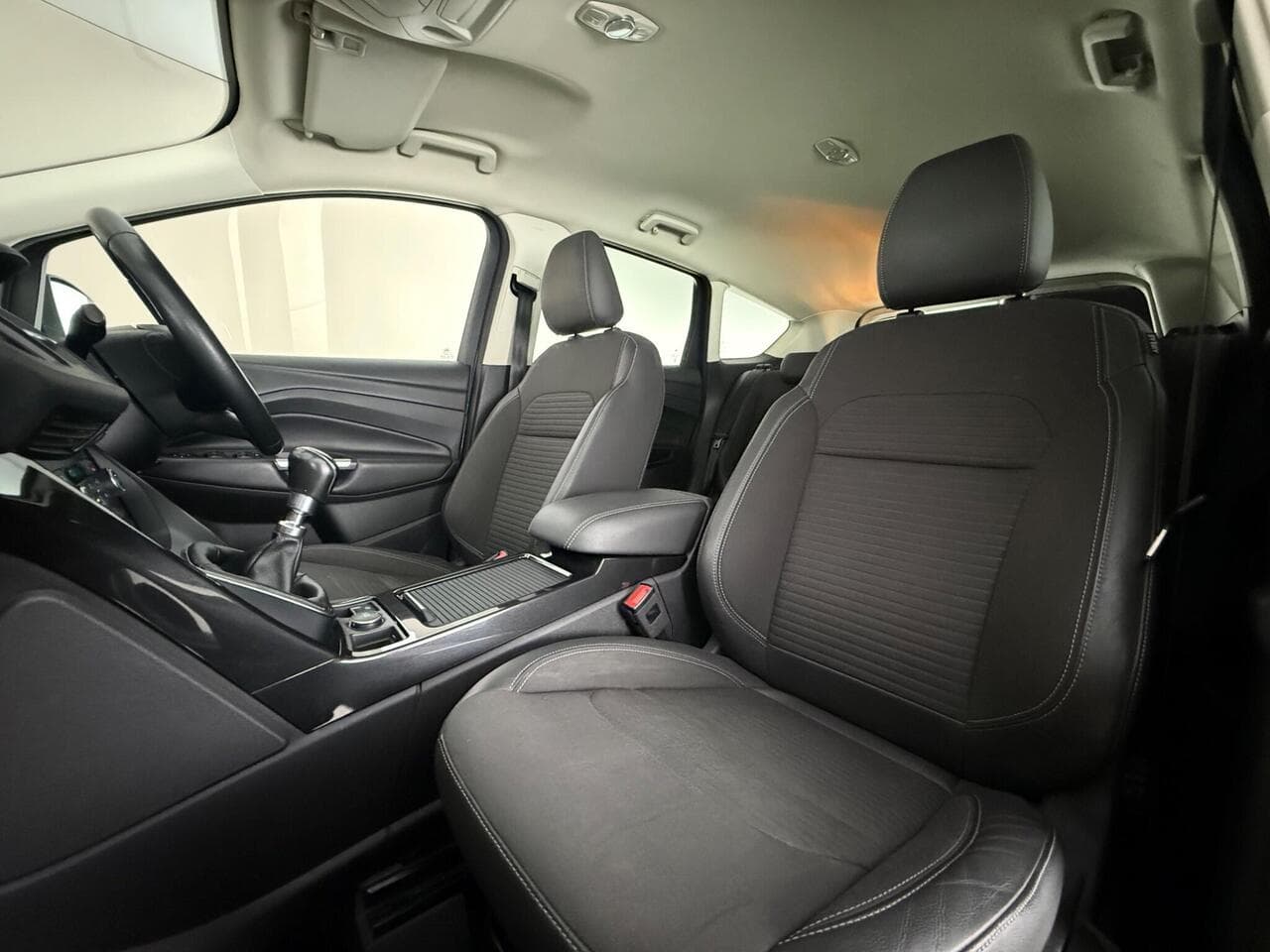 Ford Kuga thumbnail Seat Front Passenger