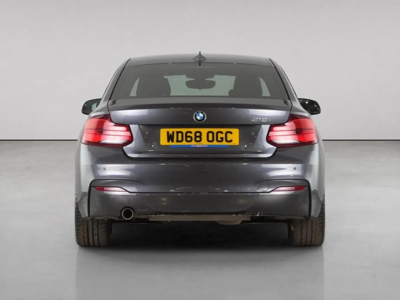 BMW 2 Series thumbnail Rear
