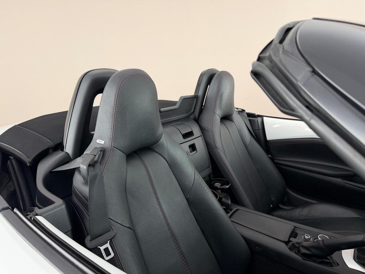 Mazda MX-5 thumbnail Seat Driver