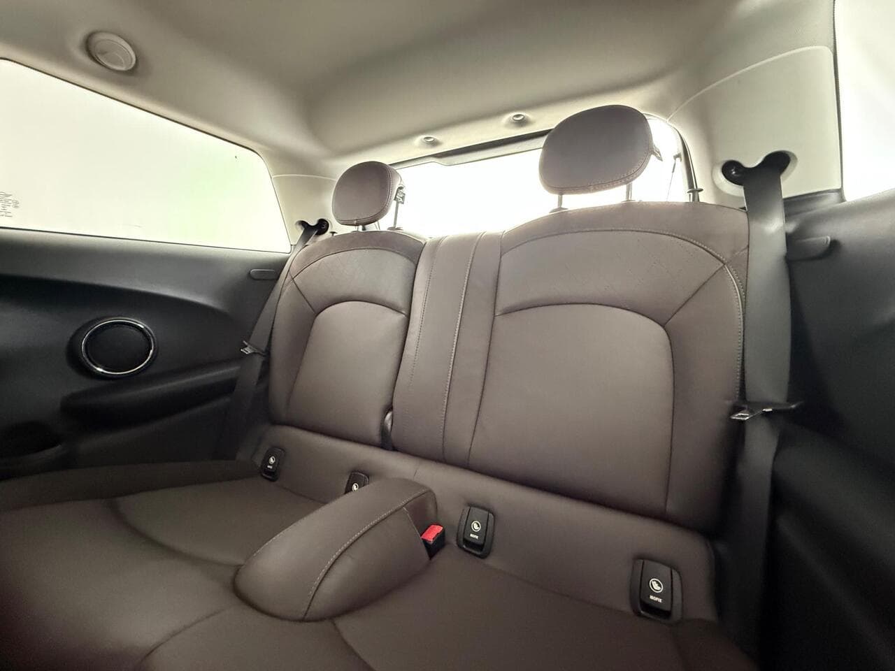 MINI Hatch thumbnail Seats Rear