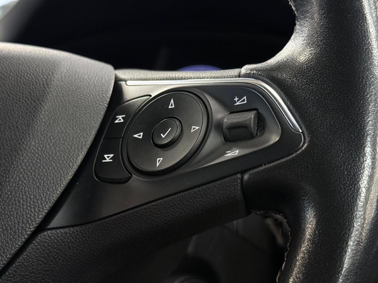 Vauxhall Insignia thumbnail Misc Controls