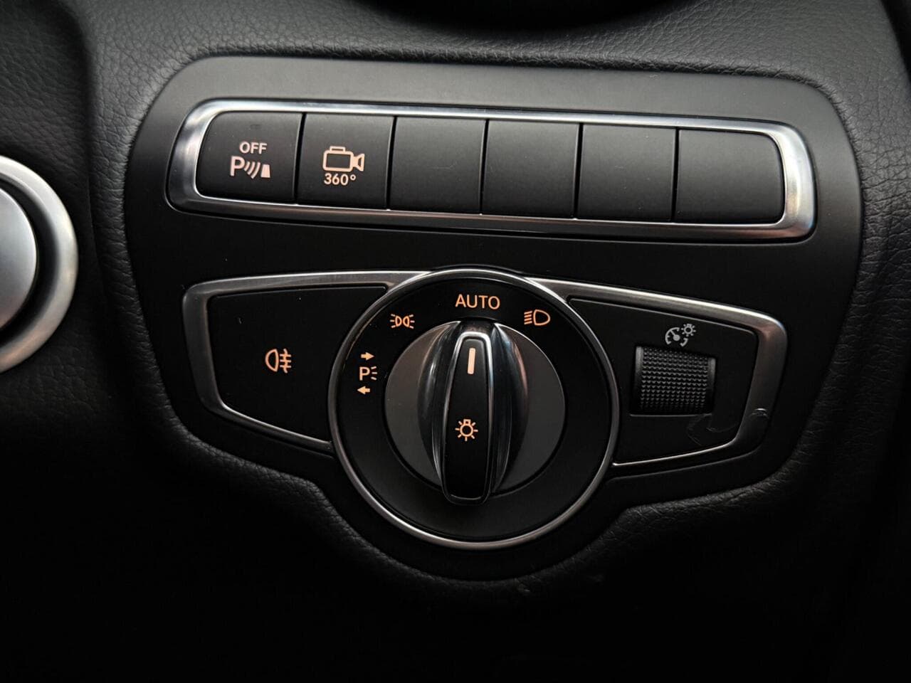 Mercedes-Benz GLC thumbnail Misc Controls