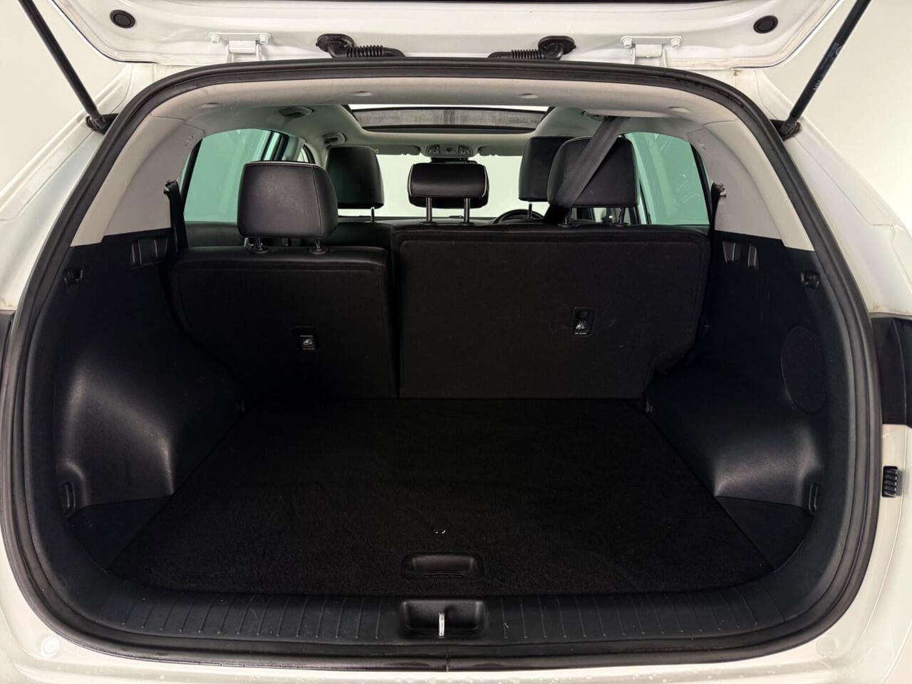 Kia Sportage thumbnail Boot