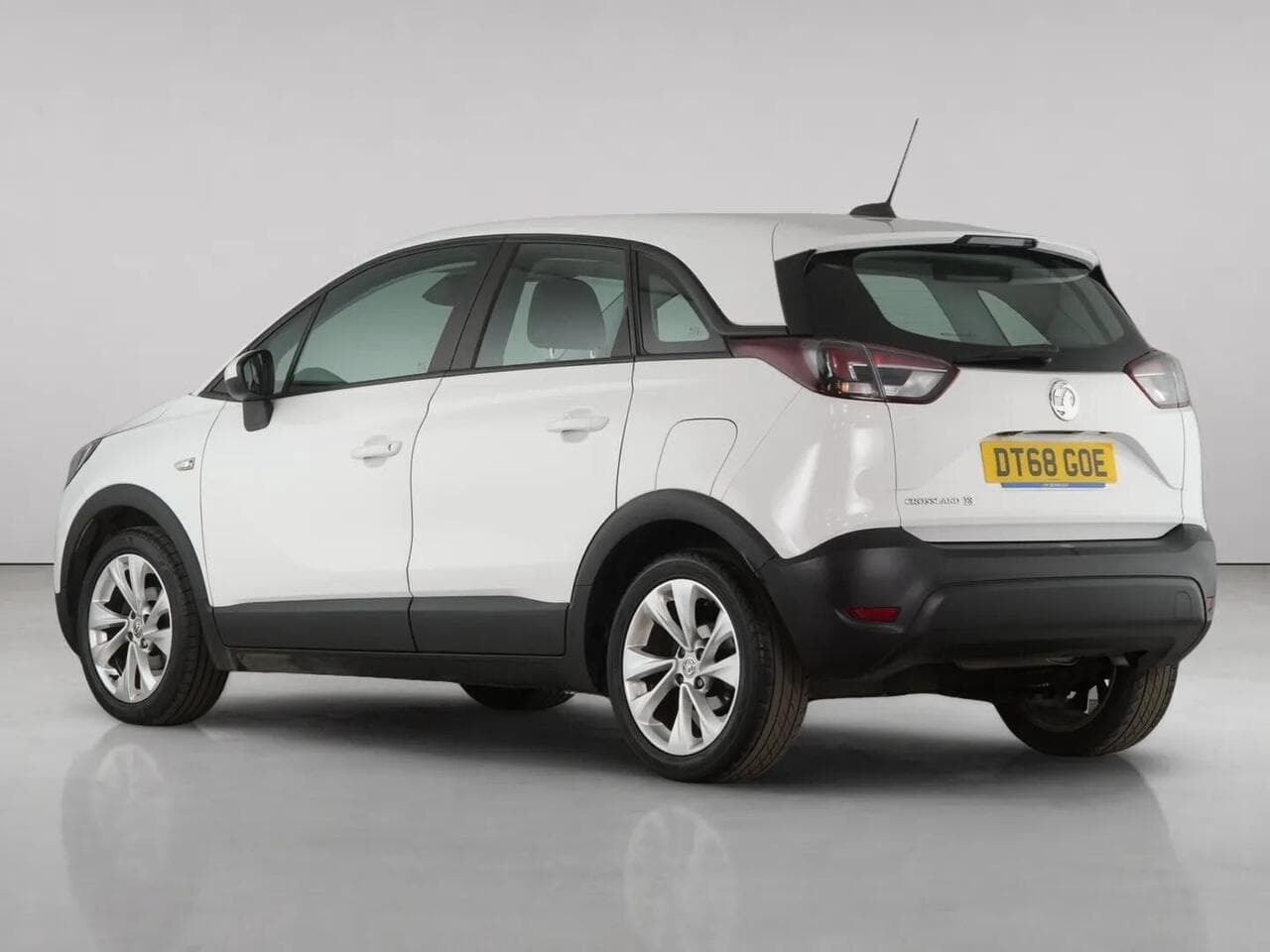 Vauxhall Crossland X thumbnail Rear Left