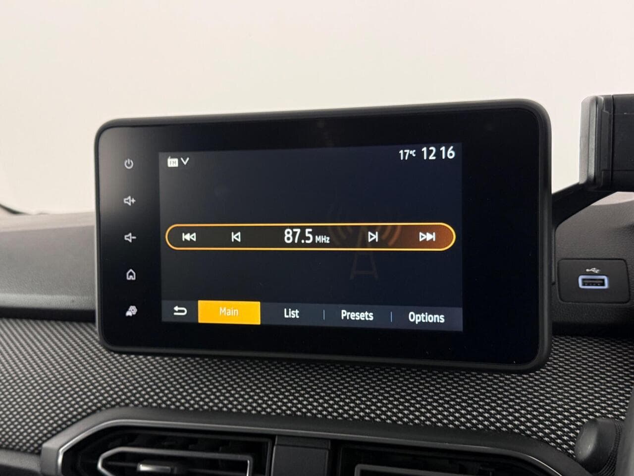 Dacia Jogger thumbnail Infotainment System