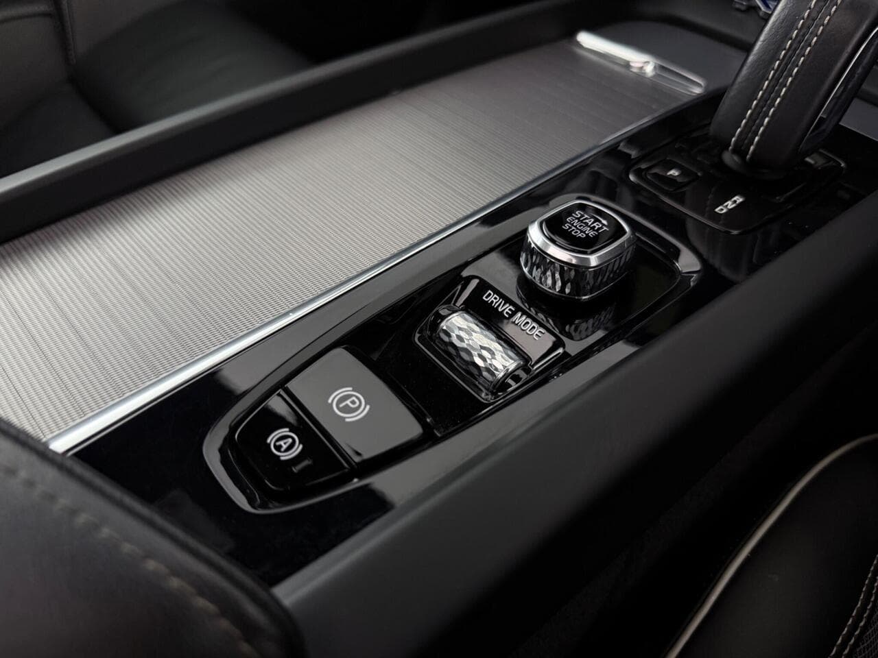 Volvo XC60 thumbnail Misc Controls