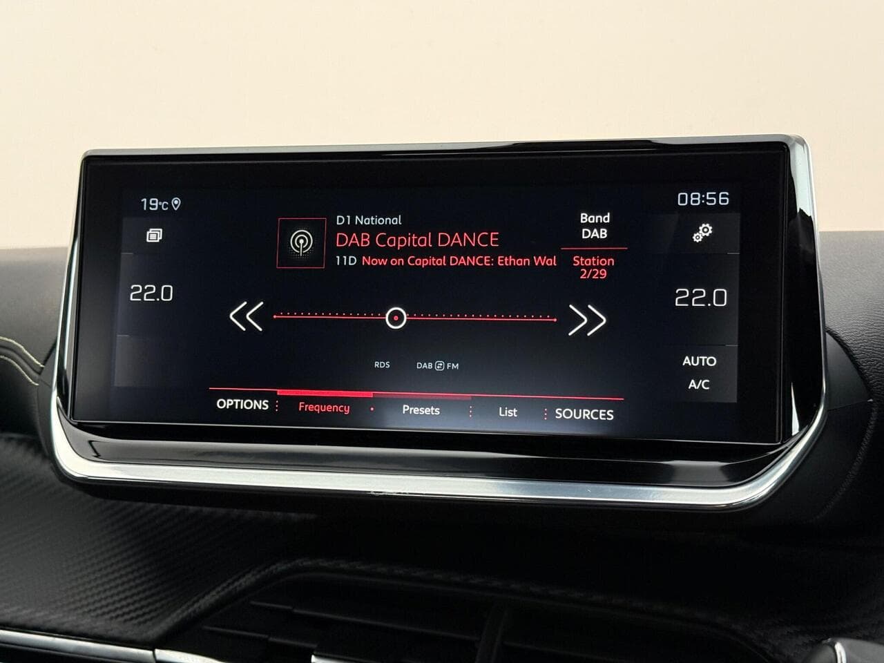 Peugeot 2008 thumbnail Infotainment System
