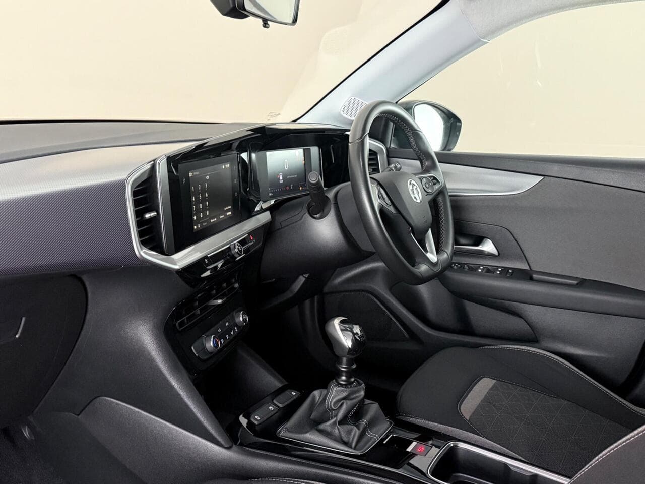 Vauxhall Mokka thumbnail Interior Front