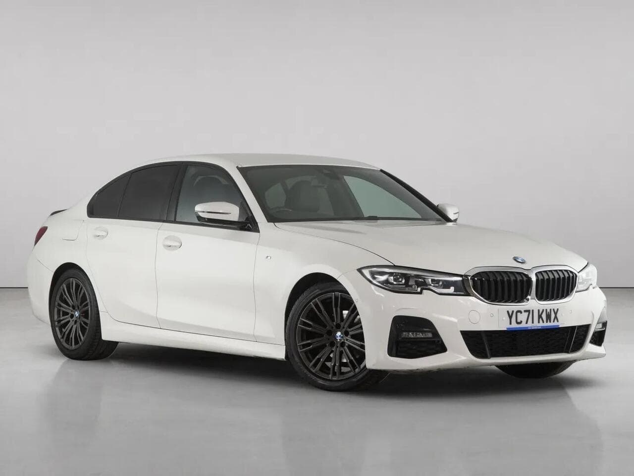 BMW 3 Series - BMW 3 Series 2.0 318i M Sport Saloon 4dr Petrol Auto Euro 6 (s/s) (156 ps)