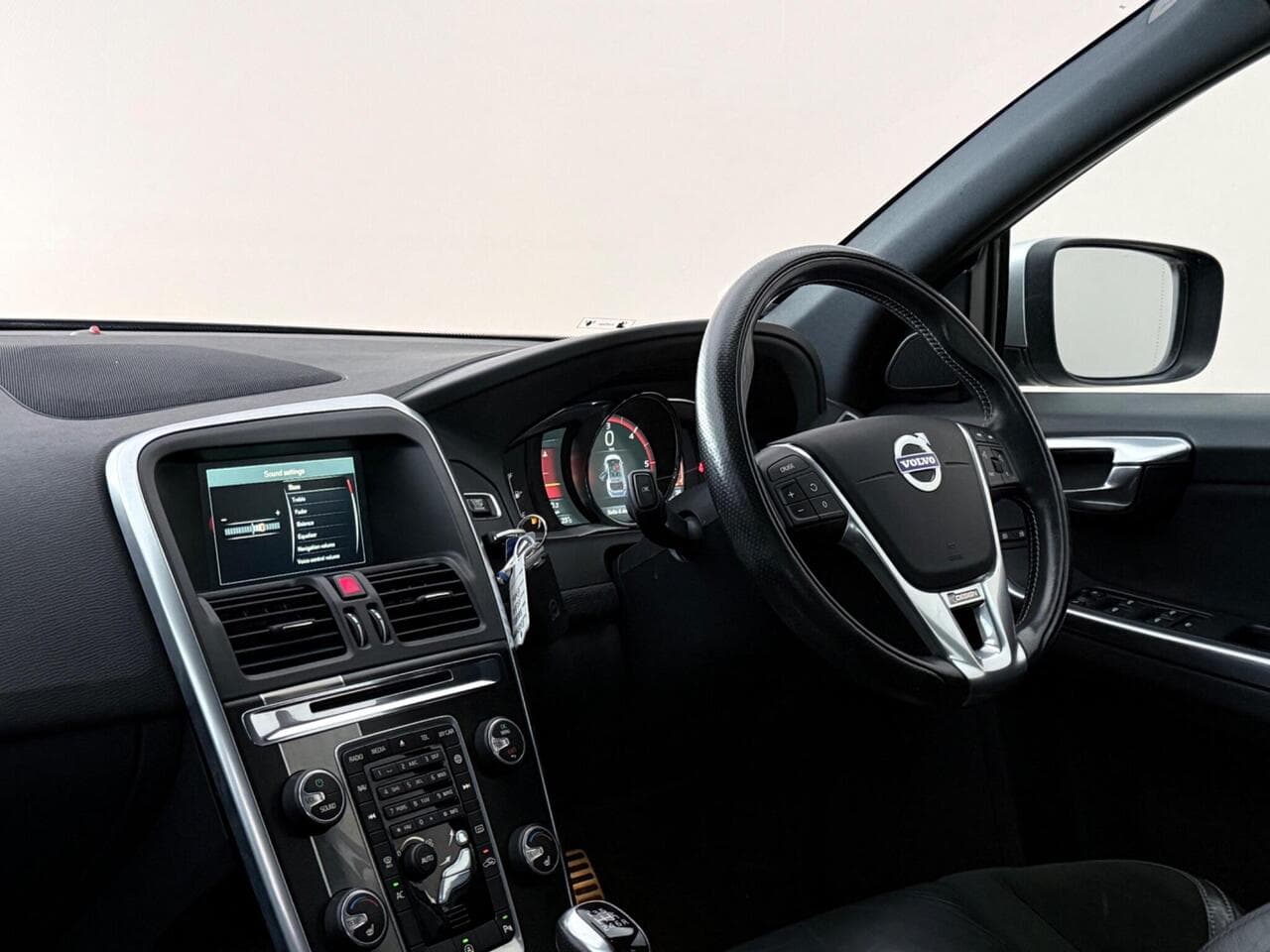 Volvo XC60 thumbnail Interior Front