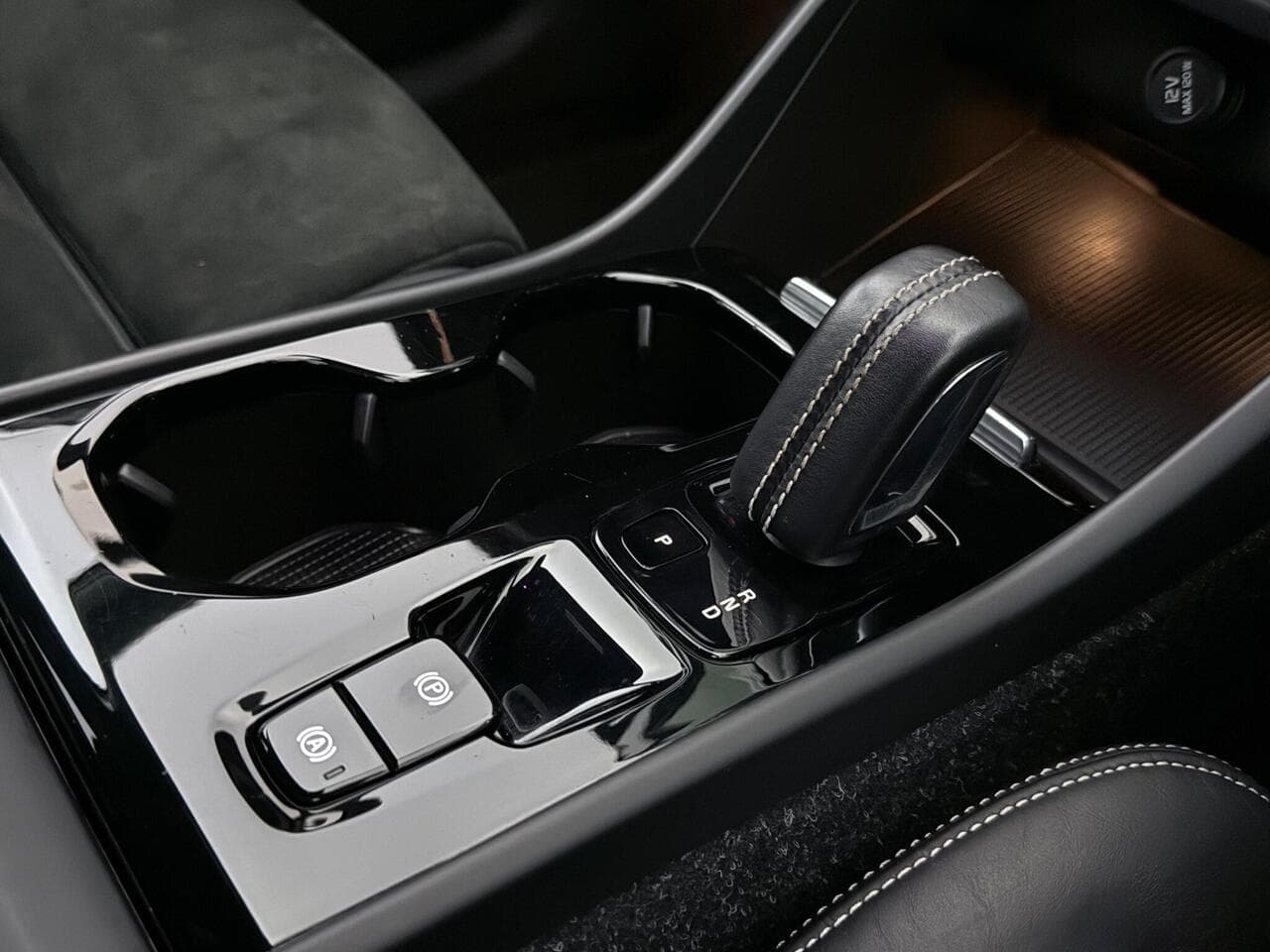 Volvo XC40 thumbnail Interior Front