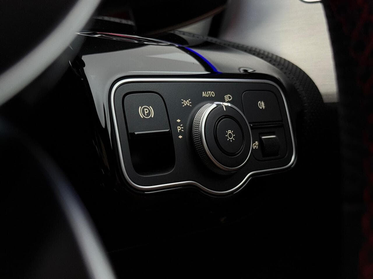Mercedes-Benz CLA thumbnail Misc Controls