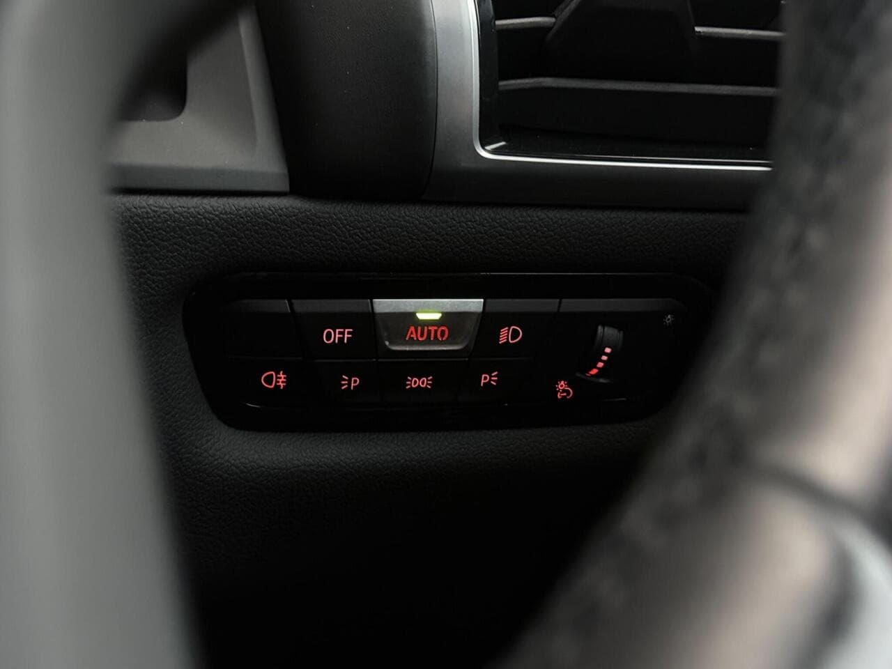 BMW 8 Series Gran Coupe thumbnail Misc Controls