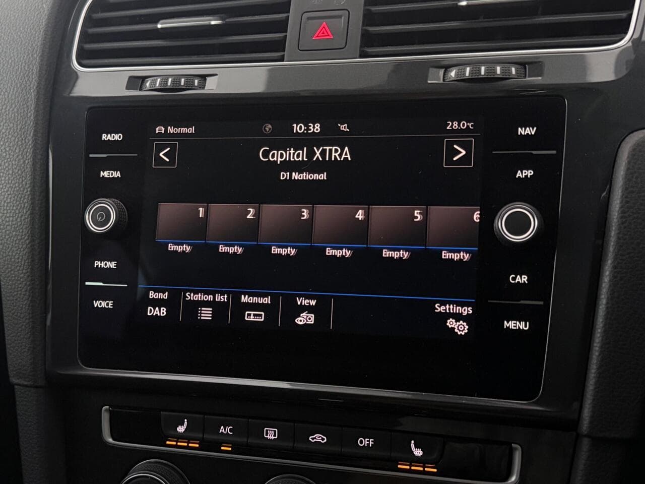 Volkswagen Golf thumbnail Infotainment System