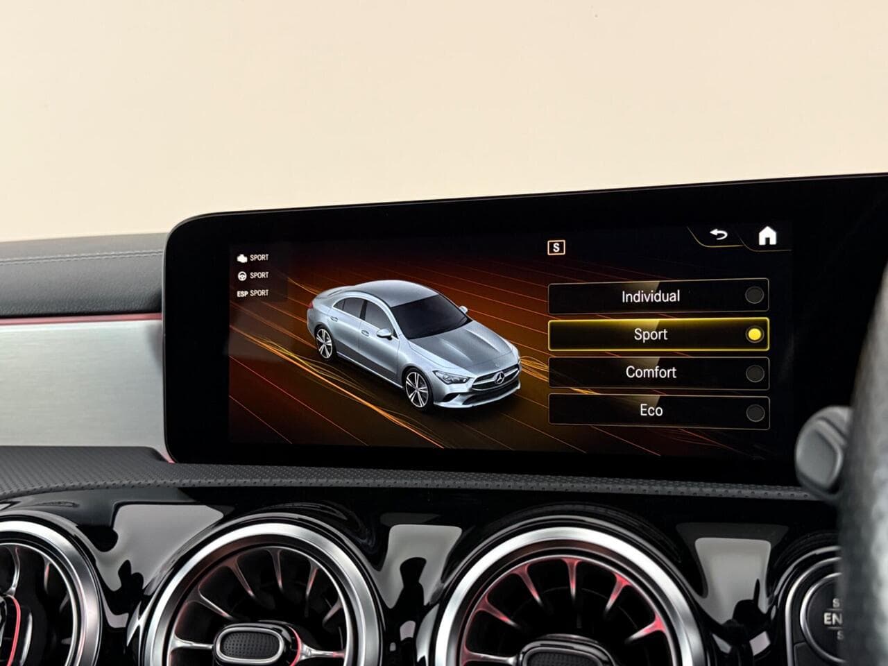 Mercedes-Benz CLA thumbnail Infotainment System