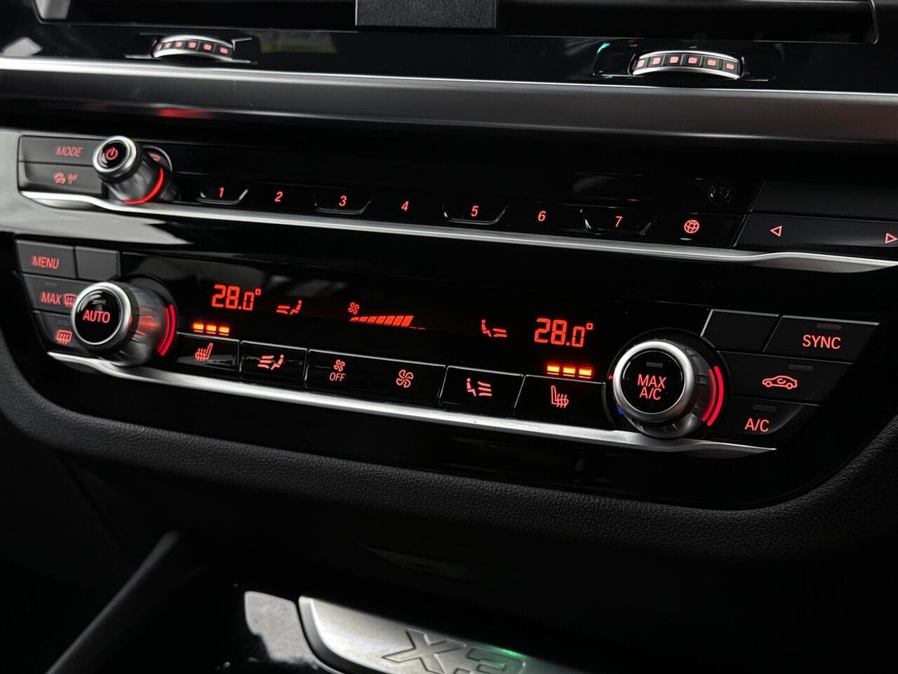 BMW X3 thumbnail Infotainment System