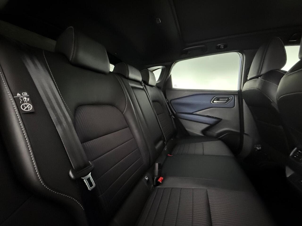 Nissan Qashqai thumbnail Seats Rear