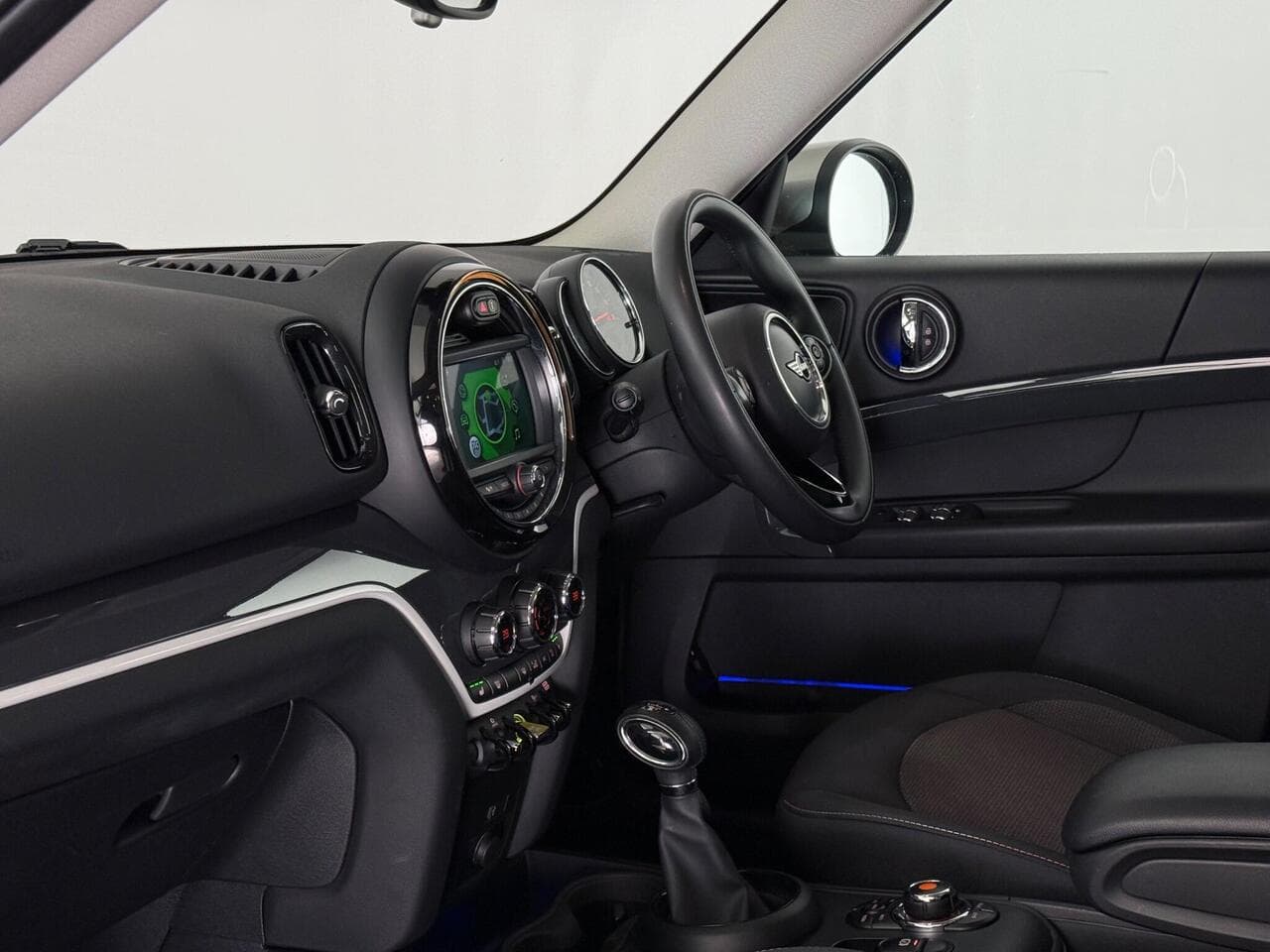 MINI Countryman thumbnail Interior Front