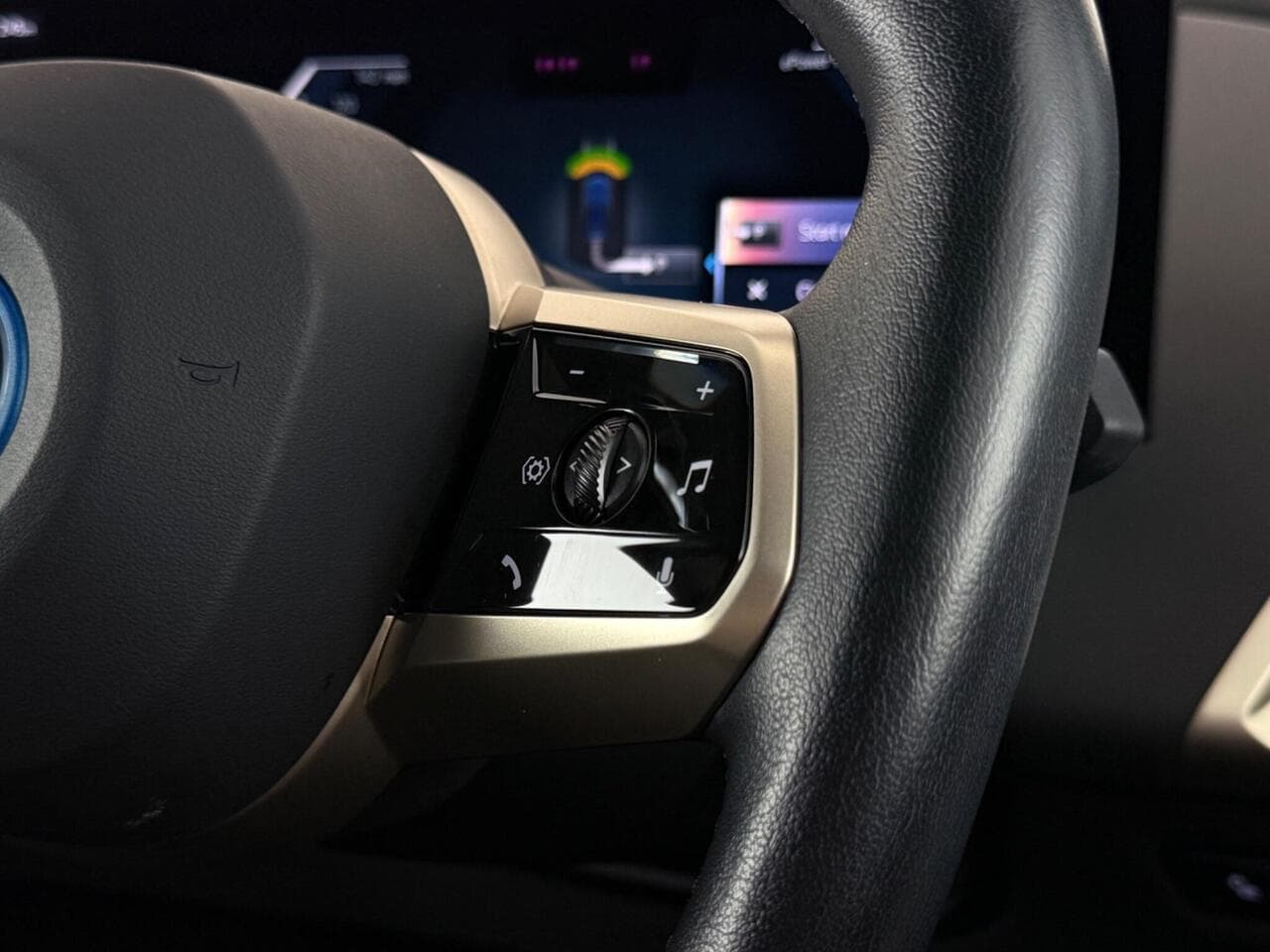 BMW iX thumbnail Misc Controls