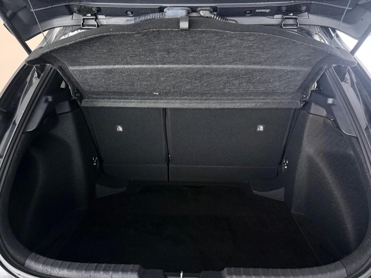 Toyota Corolla thumbnail Boot
