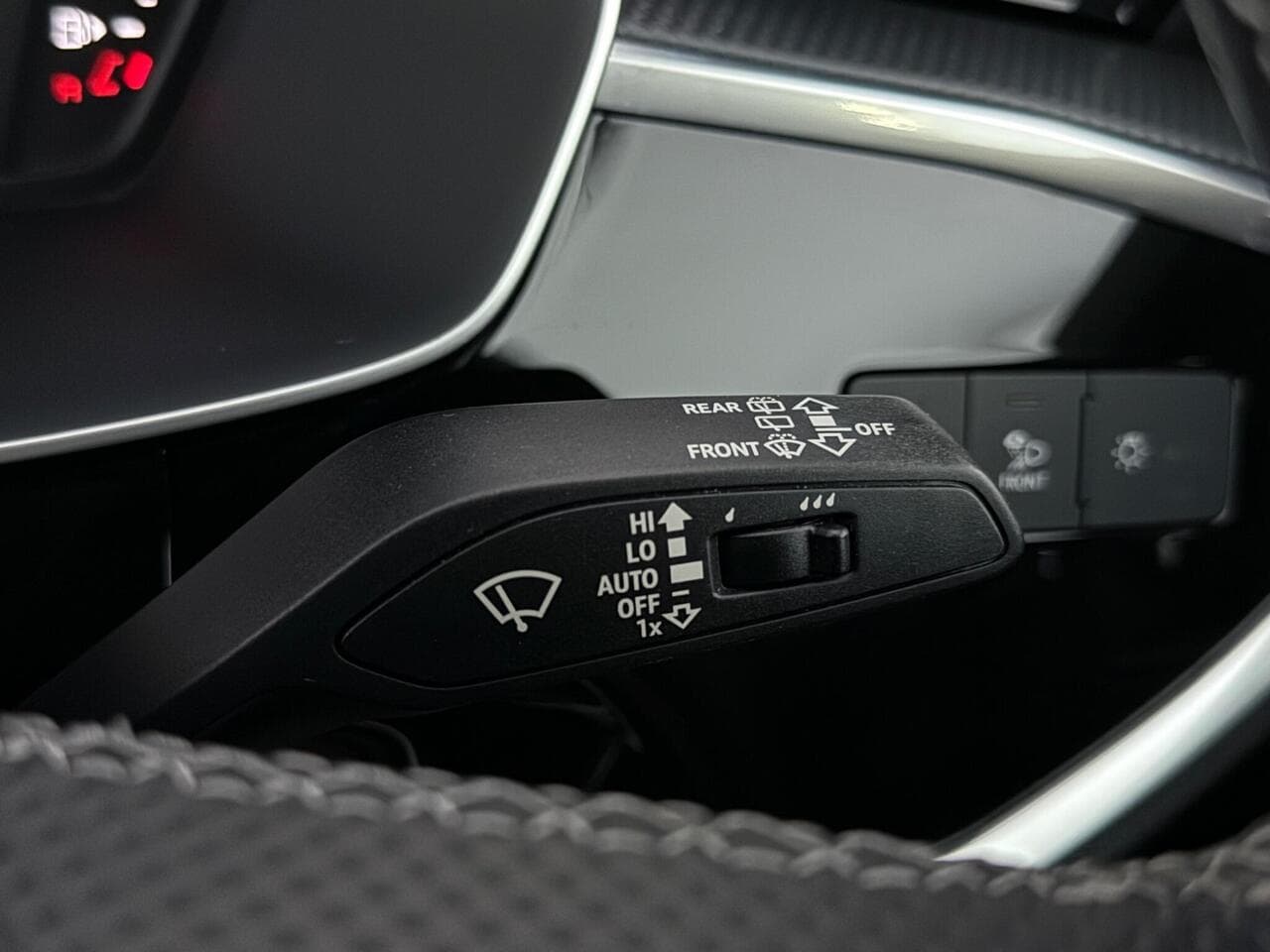 Audi Q3 thumbnail Misc Controls