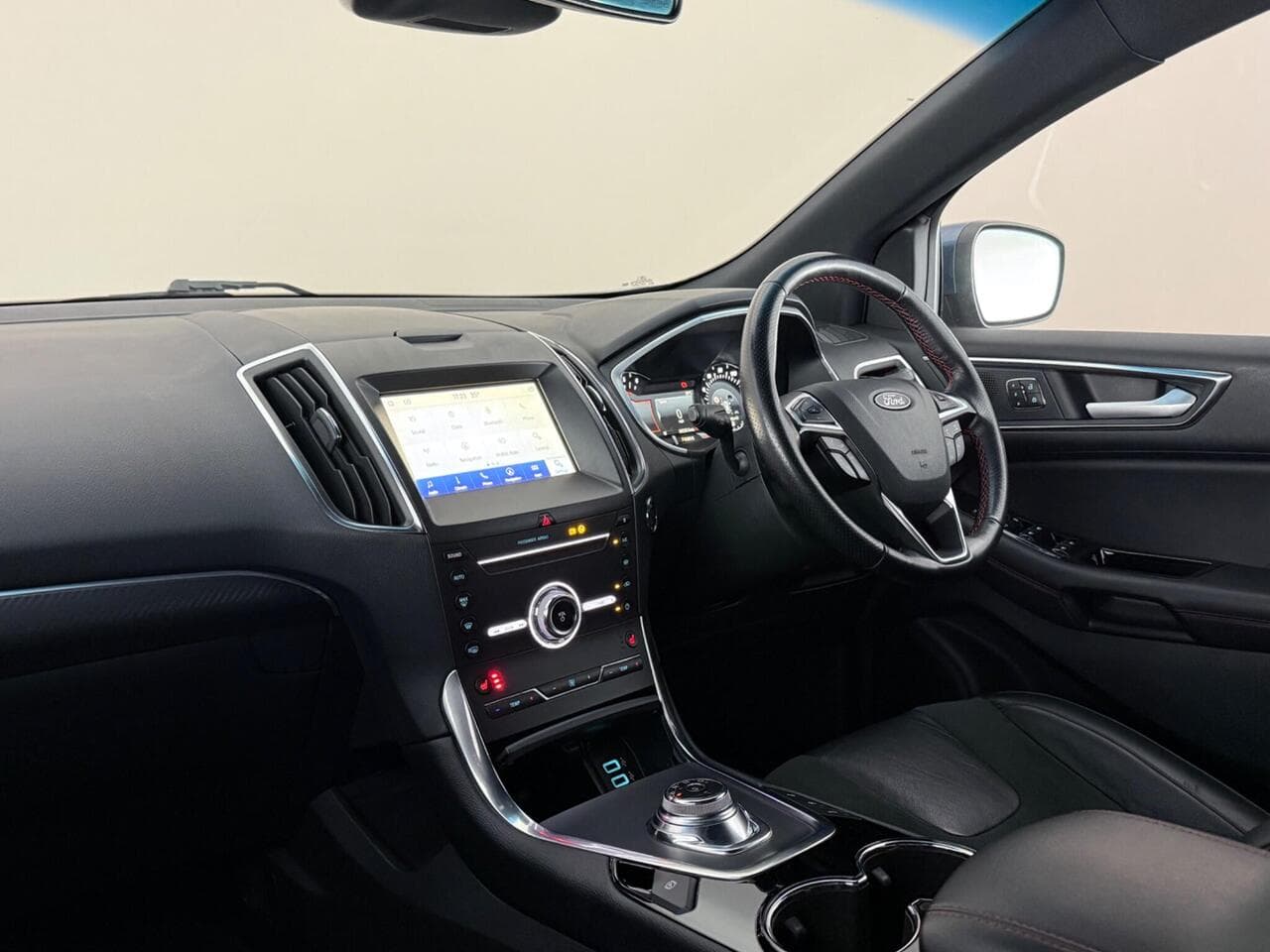 Ford Edge thumbnail Interior Front