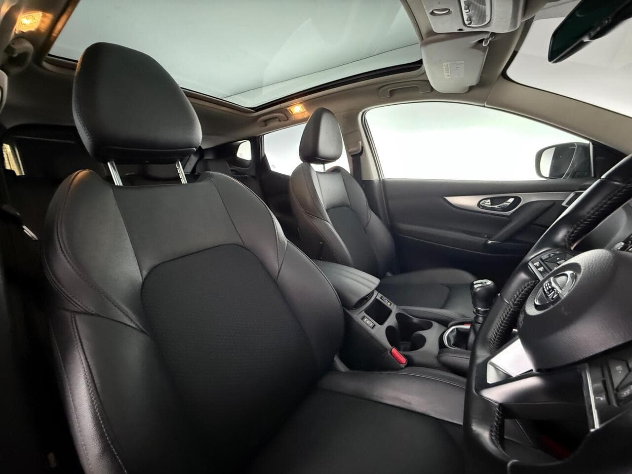 Nissan Qashqai thumbnail Seat Driver