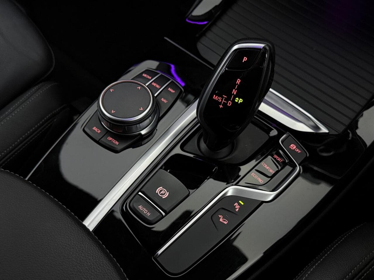 BMW X3 thumbnail Interior Front