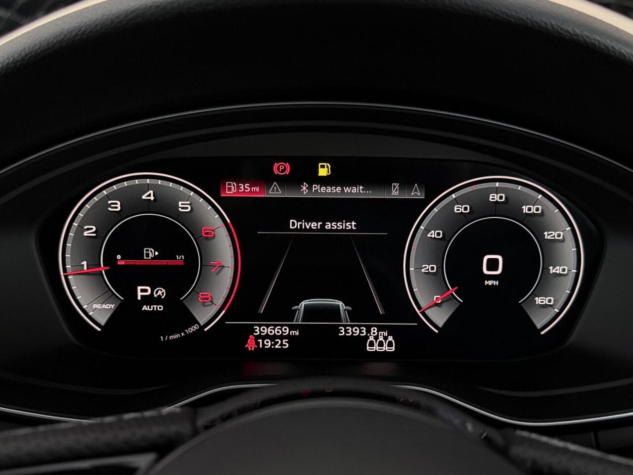 Audi A4 Avant thumbnail Driver Instruments