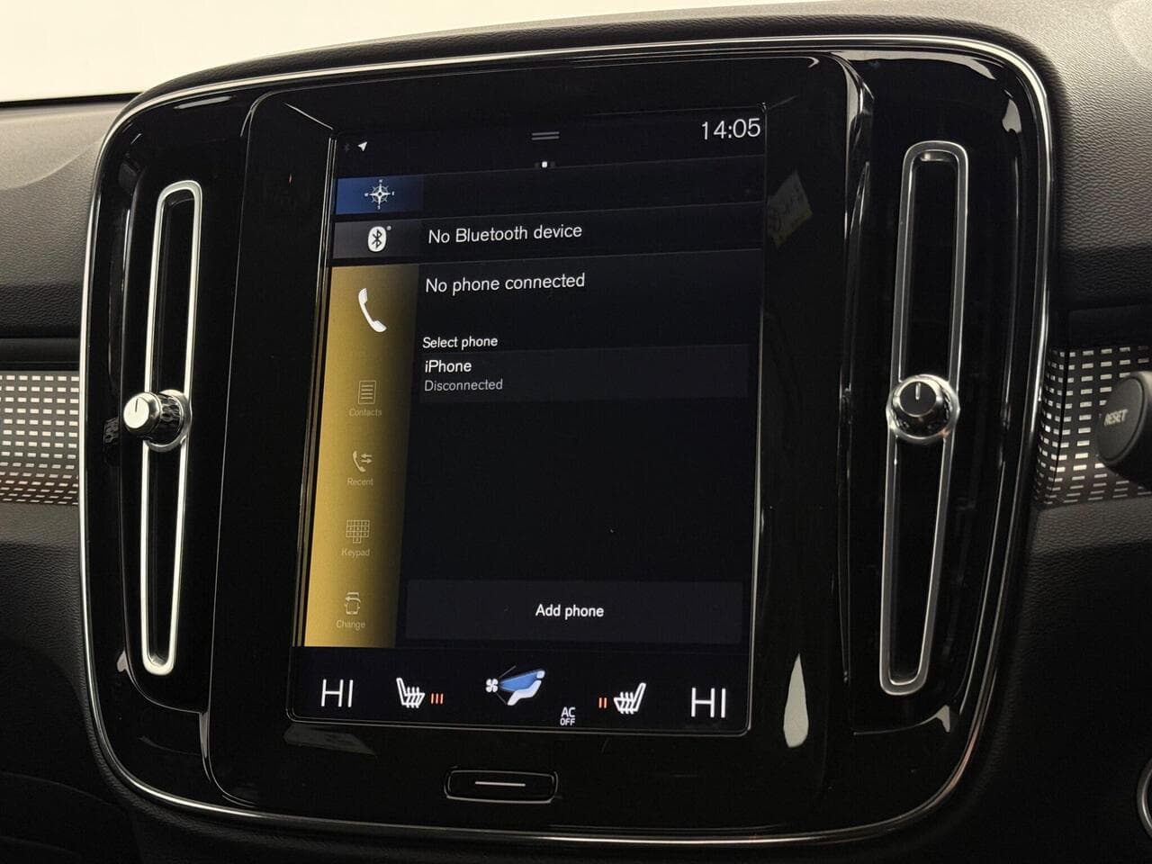 Volvo XC40 thumbnail Infotainment System
