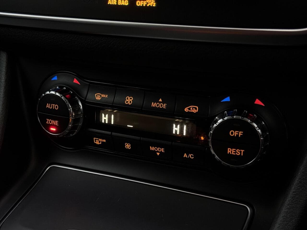 Mercedes-Benz GLA thumbnail Misc Controls